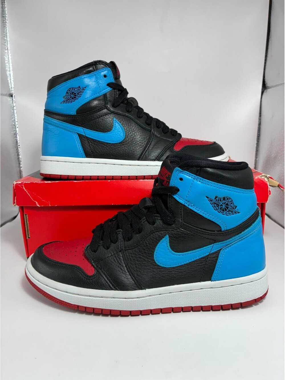 Size 5.5m/7w - Nike Jordan 1 High OG UNC To Chicago 2020